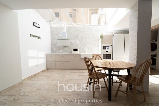 Casa de 3 habitaciones en Sevilla ciudad en venta - 395.000 € (Ref: 9920437)