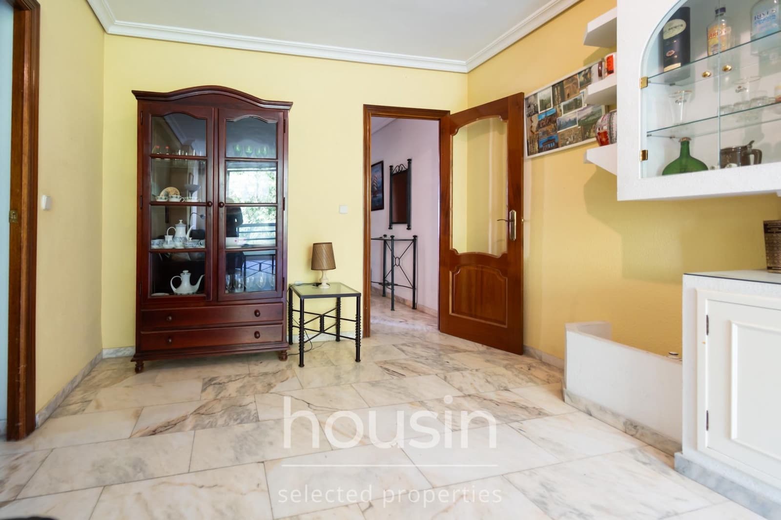 4 bedroom Flat for sale in Seville city - € 318,000 (Ref: 9990737)