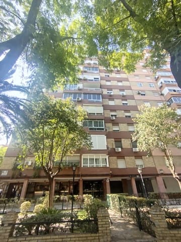 4 slaapkamer Flat te koop in Nervión, Sevilla stad - € 318.000 (Ref: 9990737)