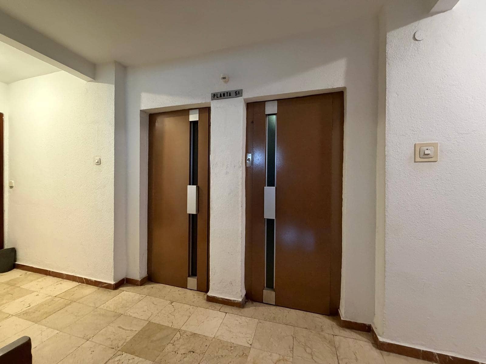 4 bedroom Flat for sale in Seville city - € 318,000 (Ref: 9990737)