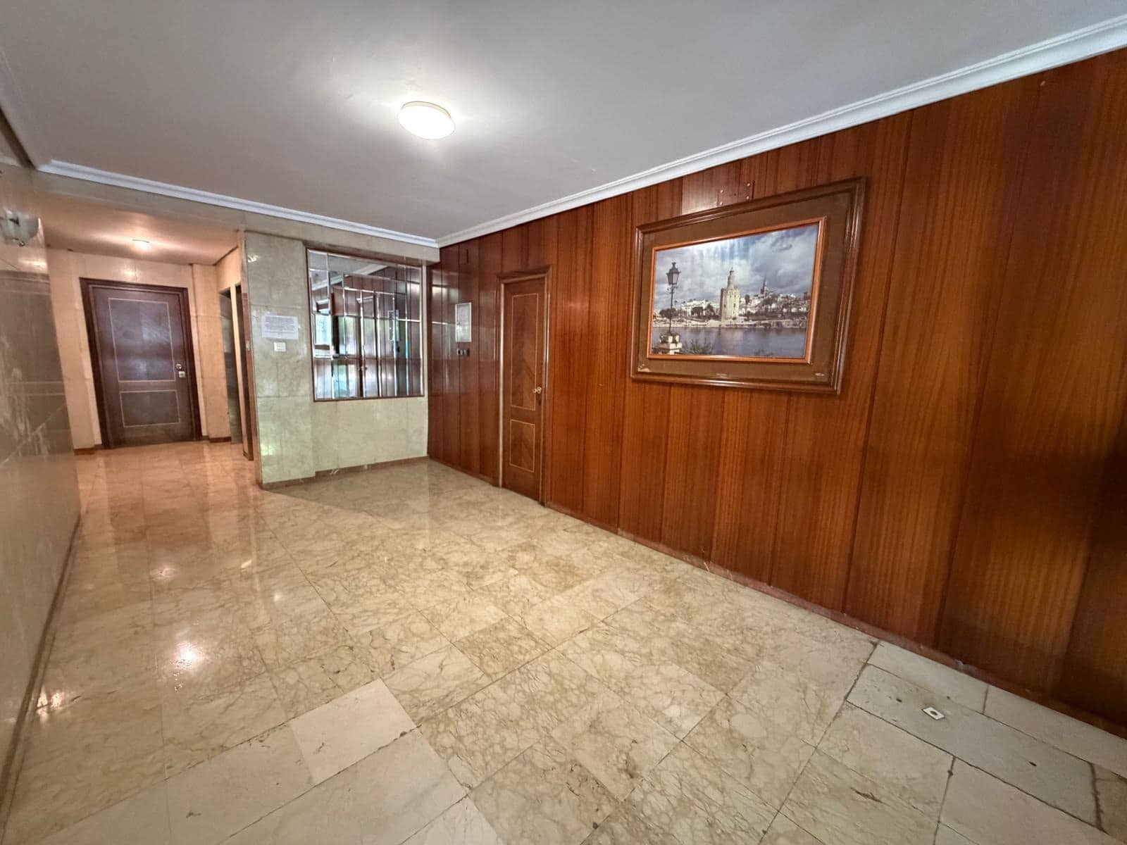 4 bedroom Flat for sale in Seville city - € 318,000 (Ref: 9990737)