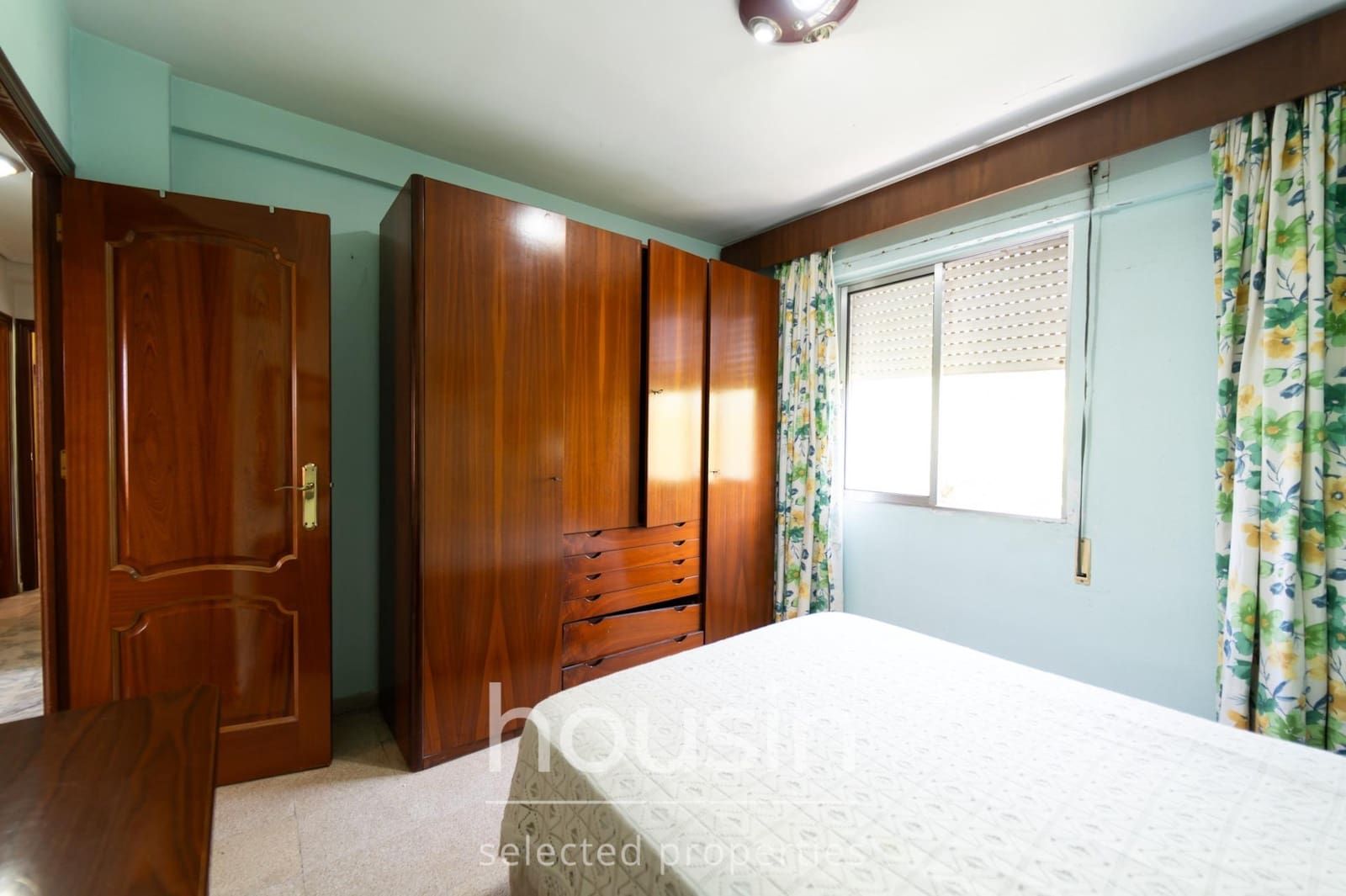 4 bedroom Flat for sale in Seville city - € 318,000 (Ref: 9990737)