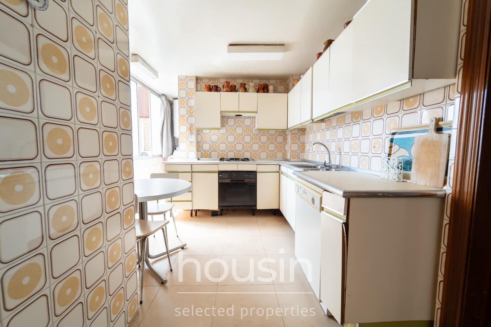 4 bedroom Flat for sale in Seville city - € 318,000 (Ref: 9990737)