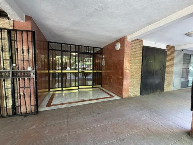 4 slaapkamer Flat te koop in Nervión, Sevilla stad - € 318.000 (Ref: 9990737)