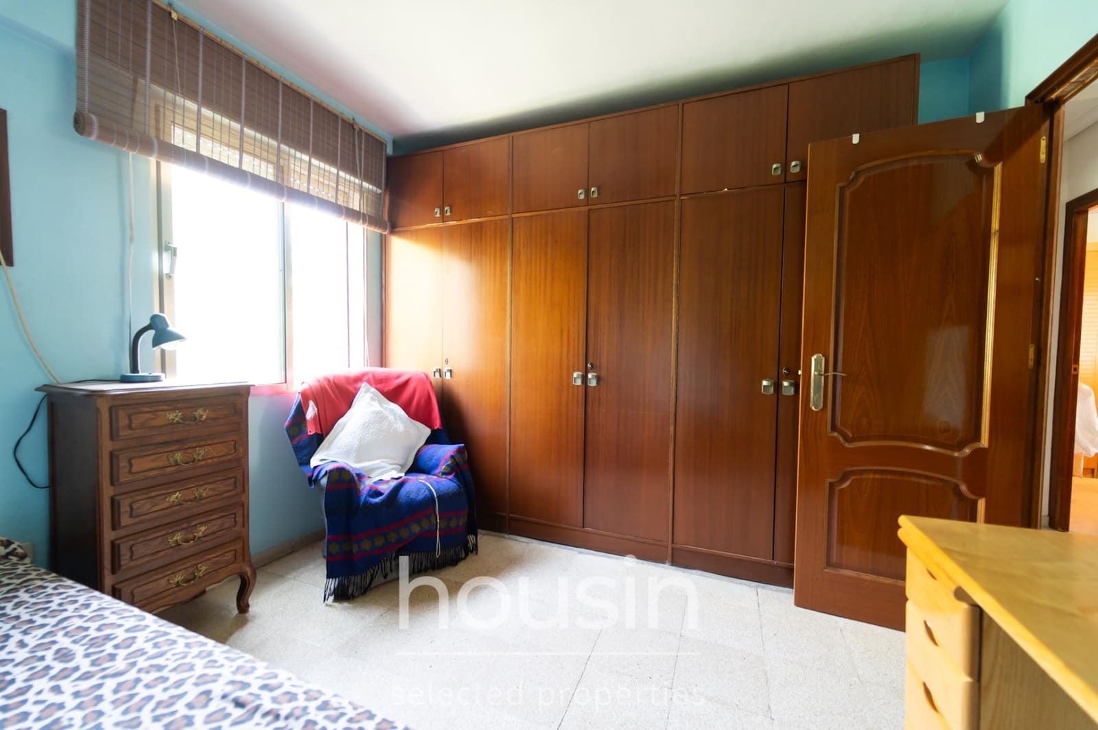 4 bedroom Flat for sale in Seville city - € 318,000 (Ref: 9990737)