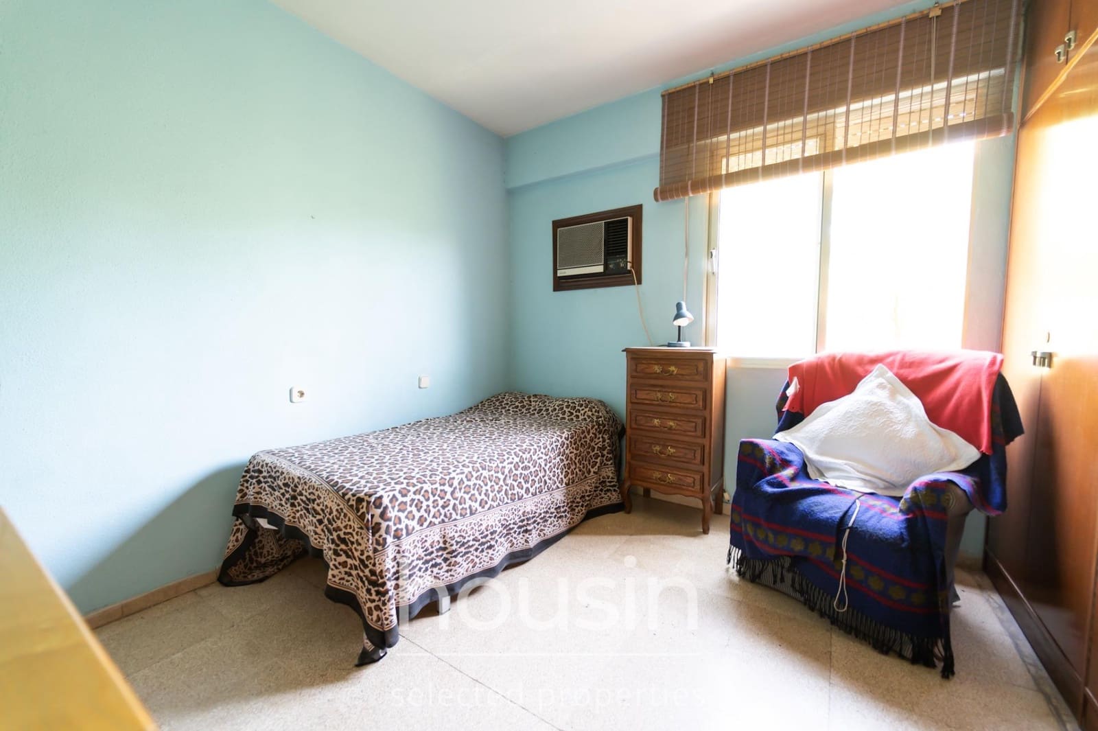 4 bedroom Flat for sale in Seville city - € 318,000 (Ref: 9990737)