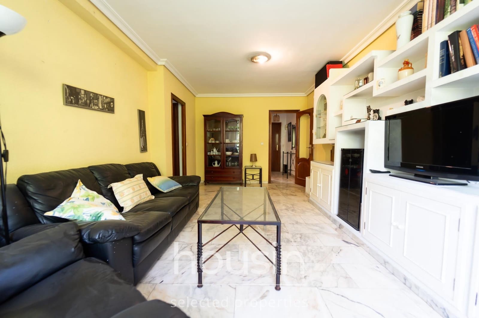 4 bedroom Flat for sale in Seville city - € 318,000 (Ref: 9990737)