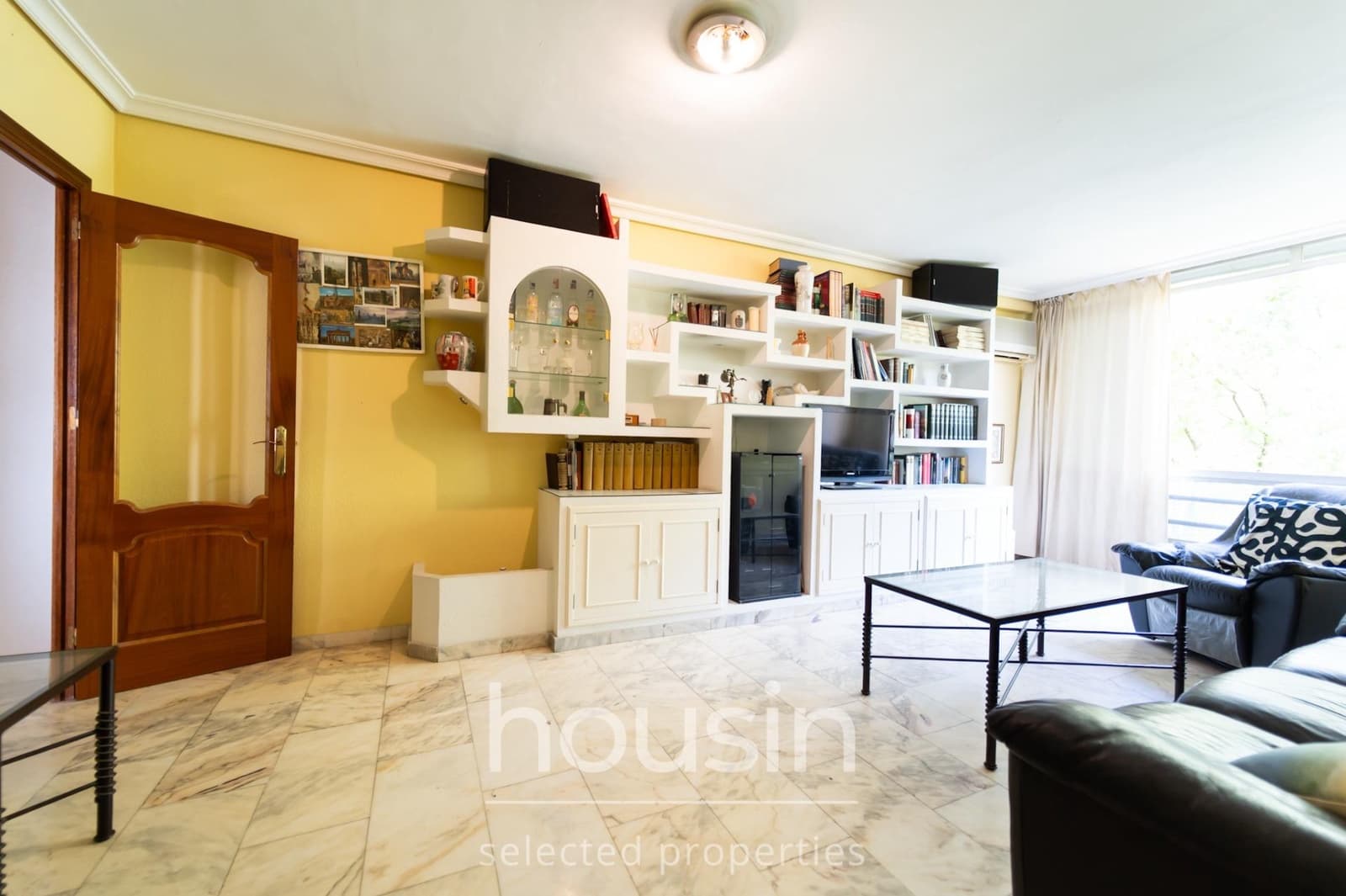 4 bedroom Flat for sale in Seville city - € 318,000 (Ref: 9990737)