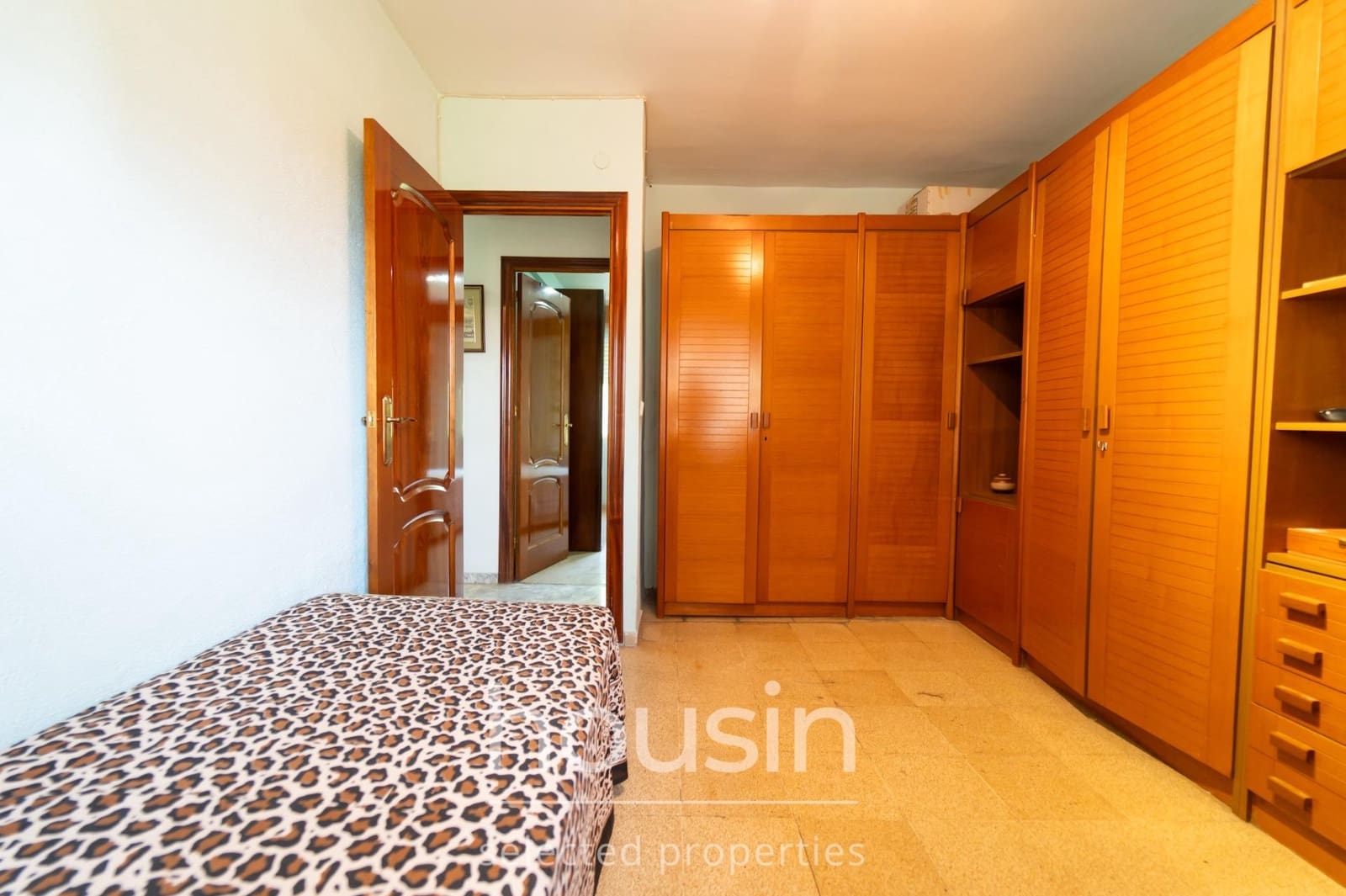 4 bedroom Flat for sale in Seville city - € 318,000 (Ref: 9990737)