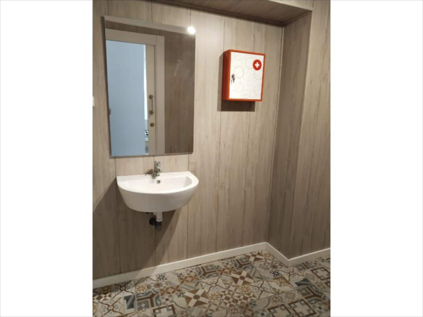 Office for sale in Alzira - € 155,000 (Ref: 9505950)