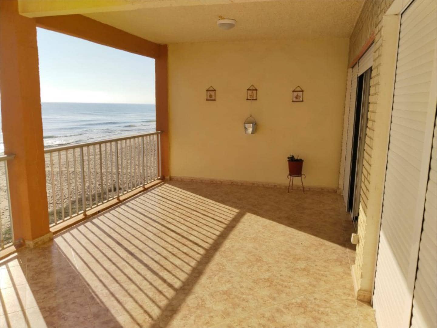 3 bedroom Flat for rent in Tavernes de la Valldigna - € 750 (Ref: 9505951)