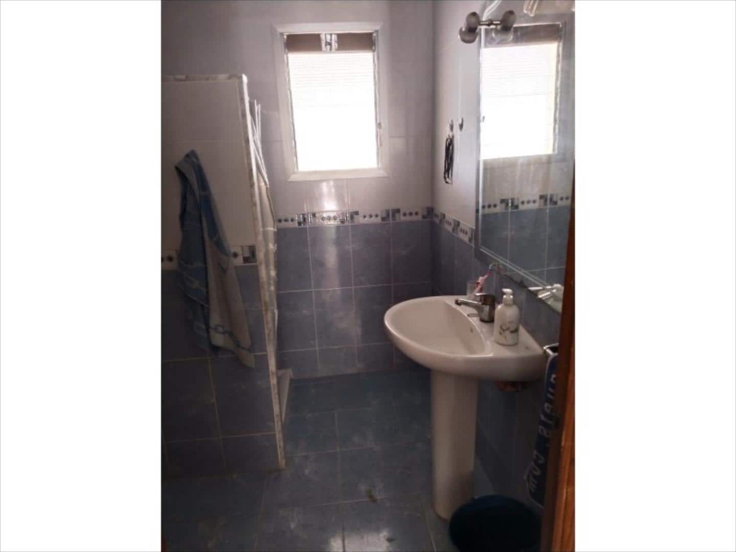 Chalet de 3 habitaciones en Alzira en venta con piscina - 225.000 € (Ref: 9505952)