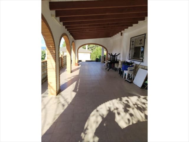 Chalet de 3 habitaciones en Alzira en venta con piscina - 225.000 € (Ref: 9505952)