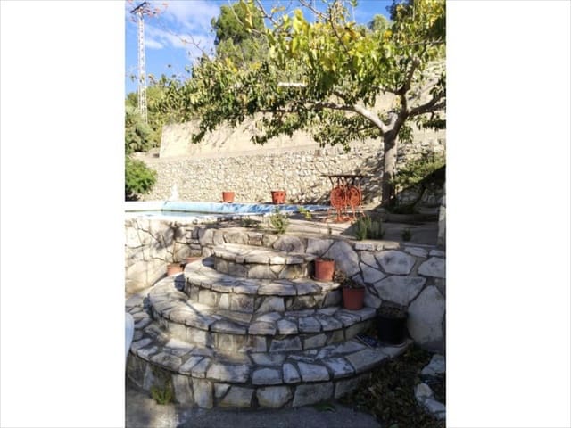 Chalet de 3 habitaciones en Alzira en venta con piscina - 225.000 € (Ref: 9505952)