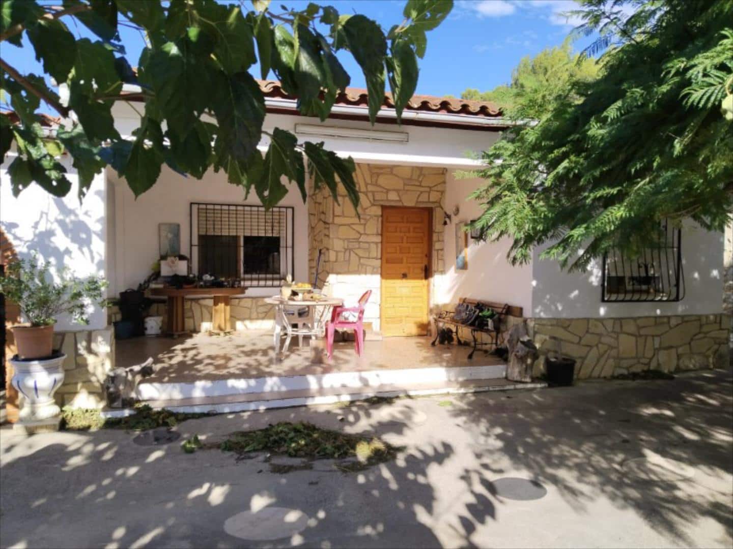 Chalet de 3 habitaciones en Alzira en venta con piscina - 225.000 € (Ref: 9505952)