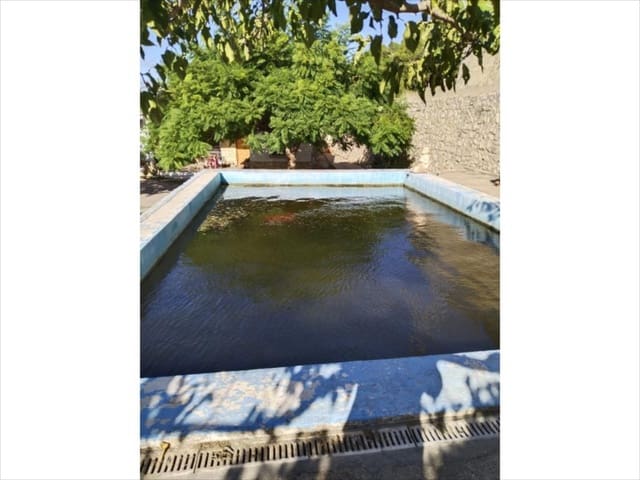 Chalet de 3 habitaciones en Alzira en venta con piscina - 225.000 € (Ref: 9505952)