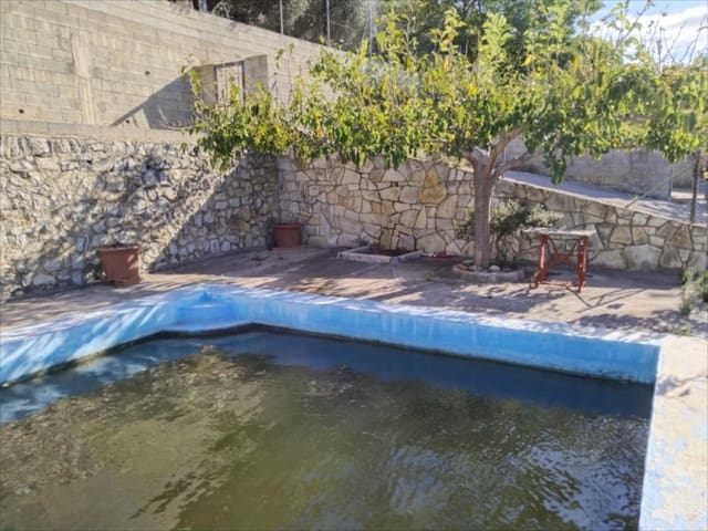Chalet de 3 habitaciones en Alzira en venta con piscina - 225.000 € (Ref: 9505952)