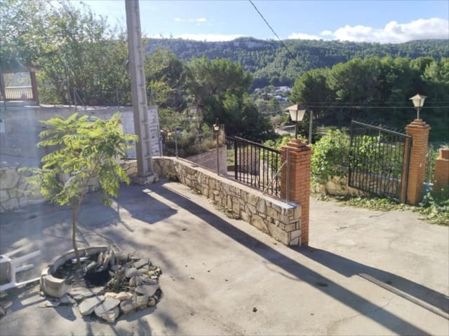 Chalet de 3 habitaciones en Alzira en venta con piscina - 225.000 € (Ref: 9505952)