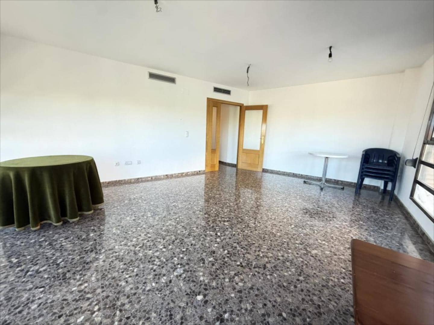 Piso de 3 habitaciones en Alzira en venta - 195.000 € (Ref: 9505954)