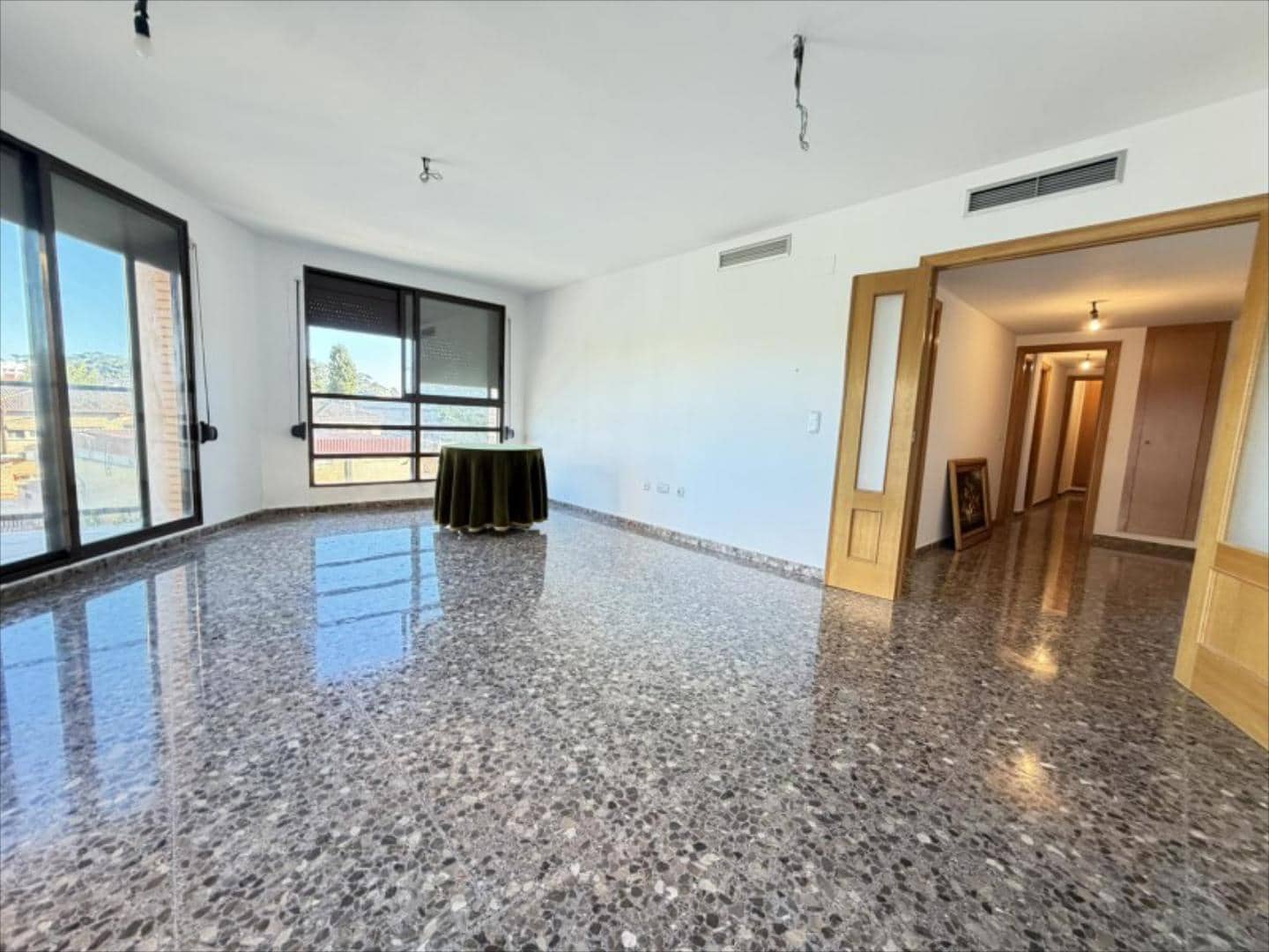 Piso de 3 habitaciones en Alzira en venta - 195.000 € (Ref: 9505954)