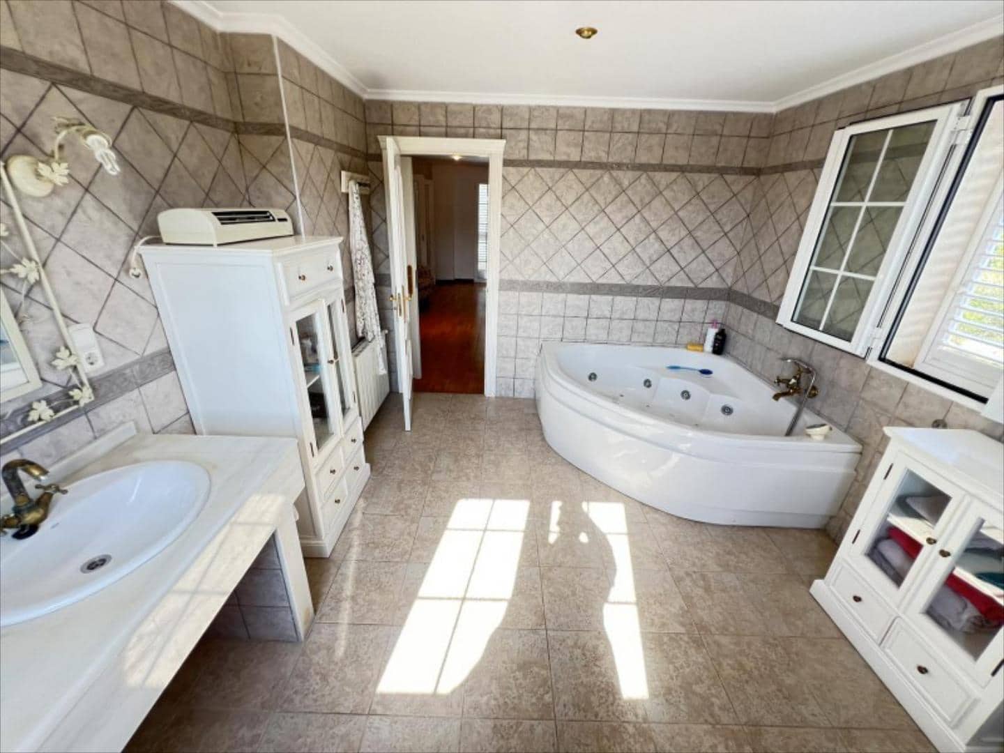 Chalet de 7 habitaciones en Cullera en venta con piscina - 1.350.000 € (Ref: 9505957)