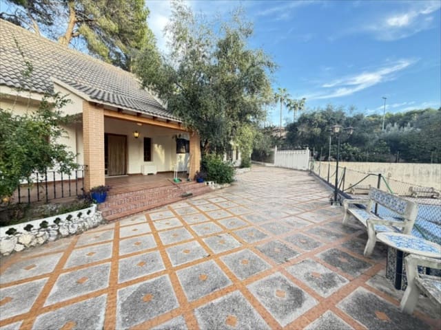 5 slaapkamer Villa te koop in Alzira - € 355.000 (Ref: 9505958)