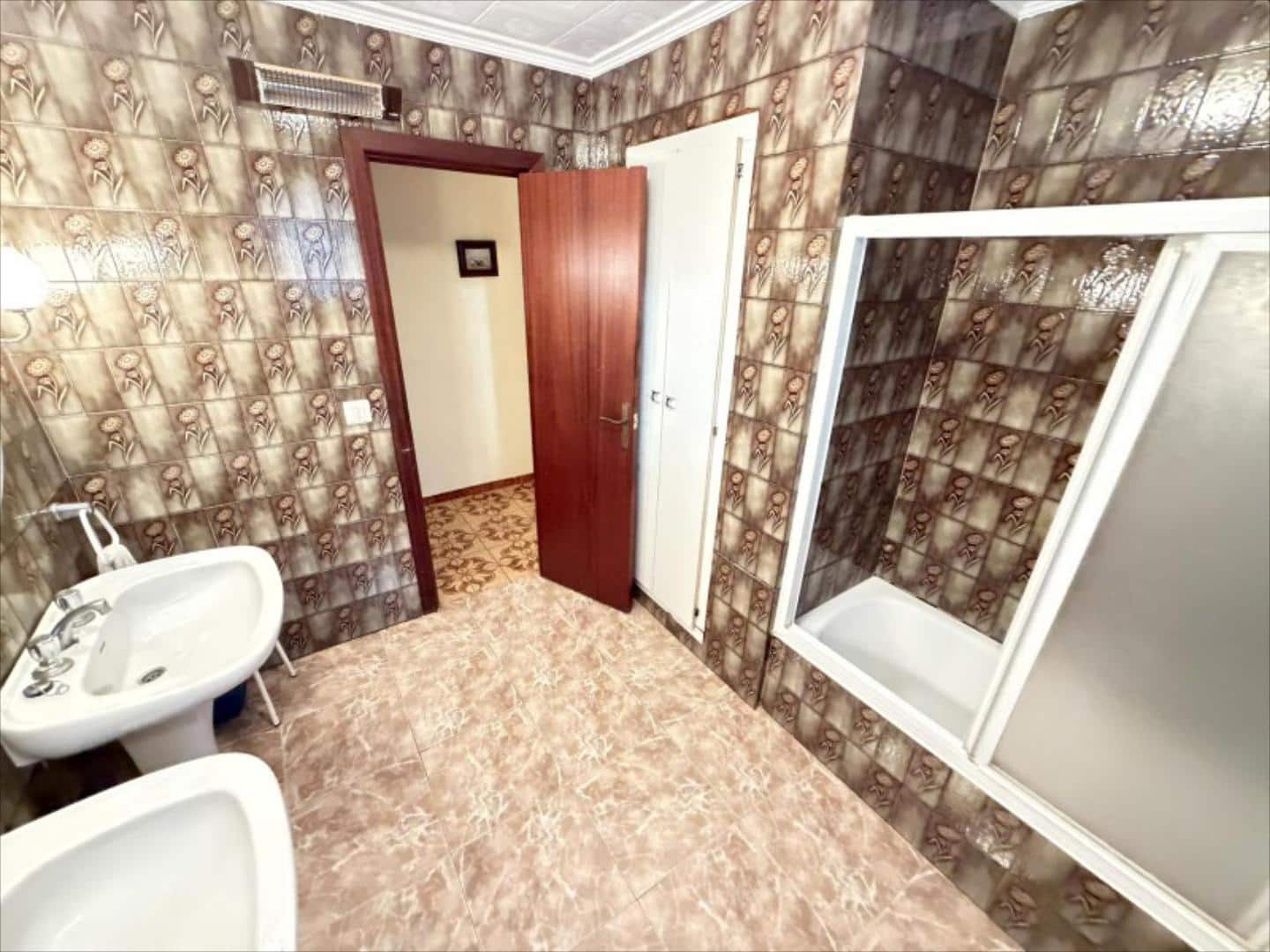 5 bedroom Villa for sale in Alzira - € 355,000 (Ref: 9505958)