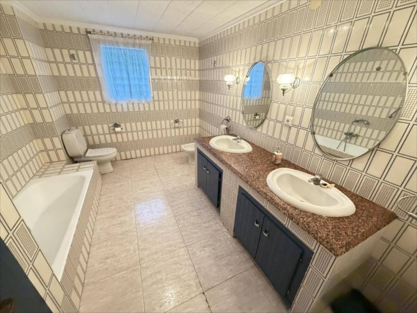 Chalet de 5 habitaciones en Alzira en venta - 335.000 € (Ref: 9505958)