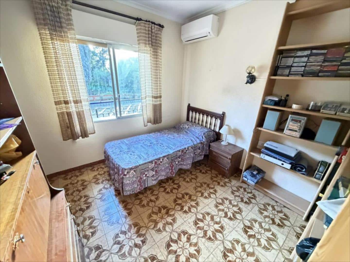 Chalet de 5 habitaciones en Alzira en venta - 335.000 € (Ref: 9505958)