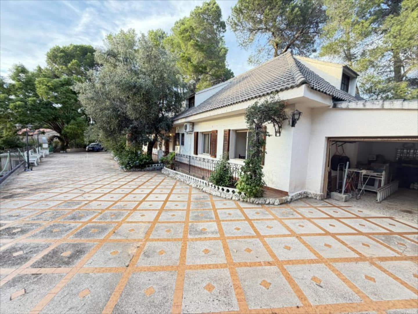 Chalet de 5 habitaciones en Alzira en venta - 335.000 € (Ref: 9505958)