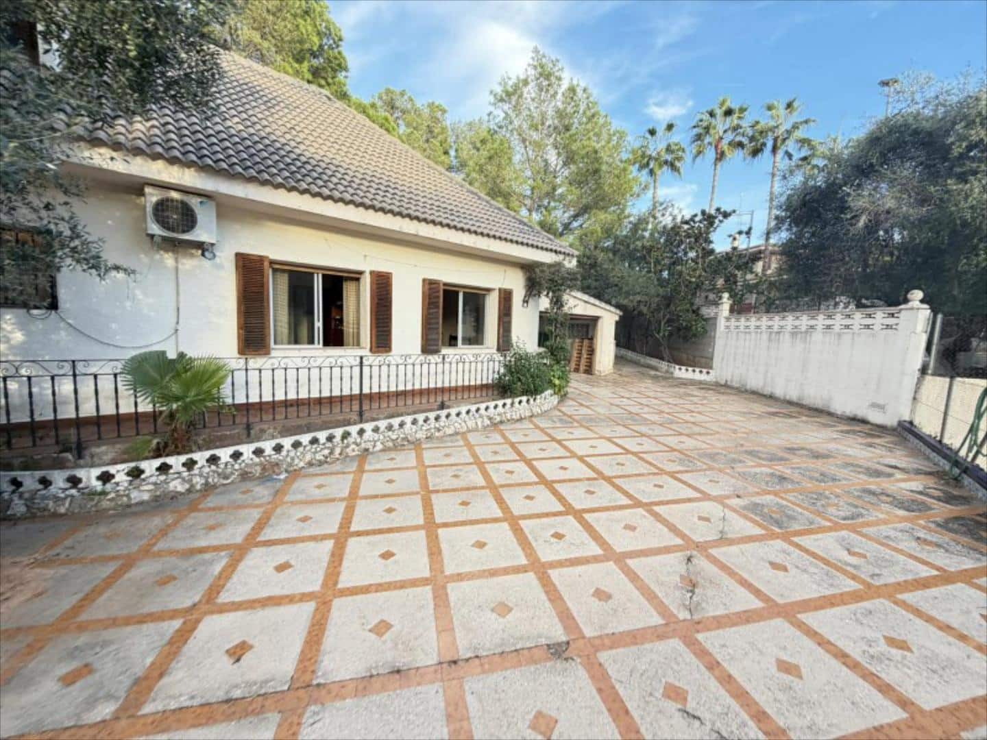 Chalet de 5 habitaciones en Alzira en venta - 335.000 € (Ref: 9505958)