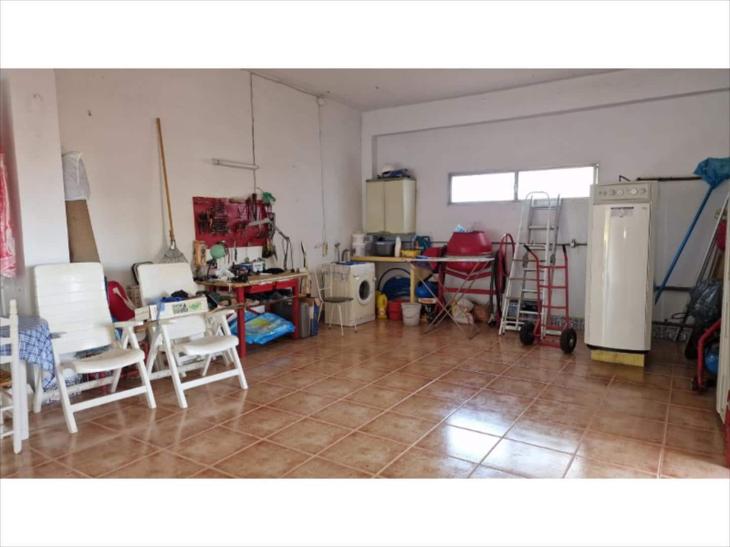 4 bedroom Villa for sale in Alberic - € 290,000 (Ref: 9505961)