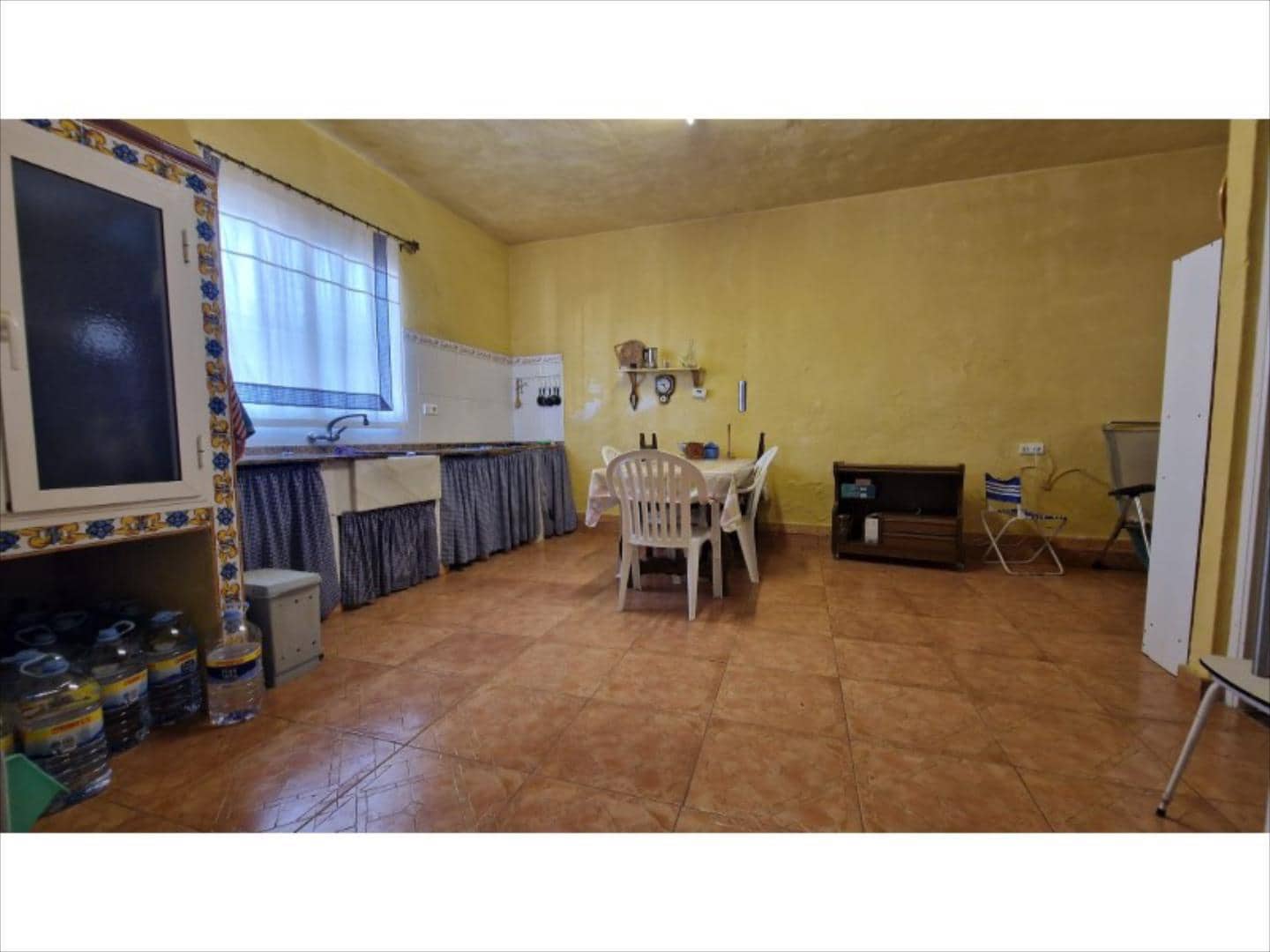 4 bedroom Villa for sale in Alberic - € 290,000 (Ref: 9505961)