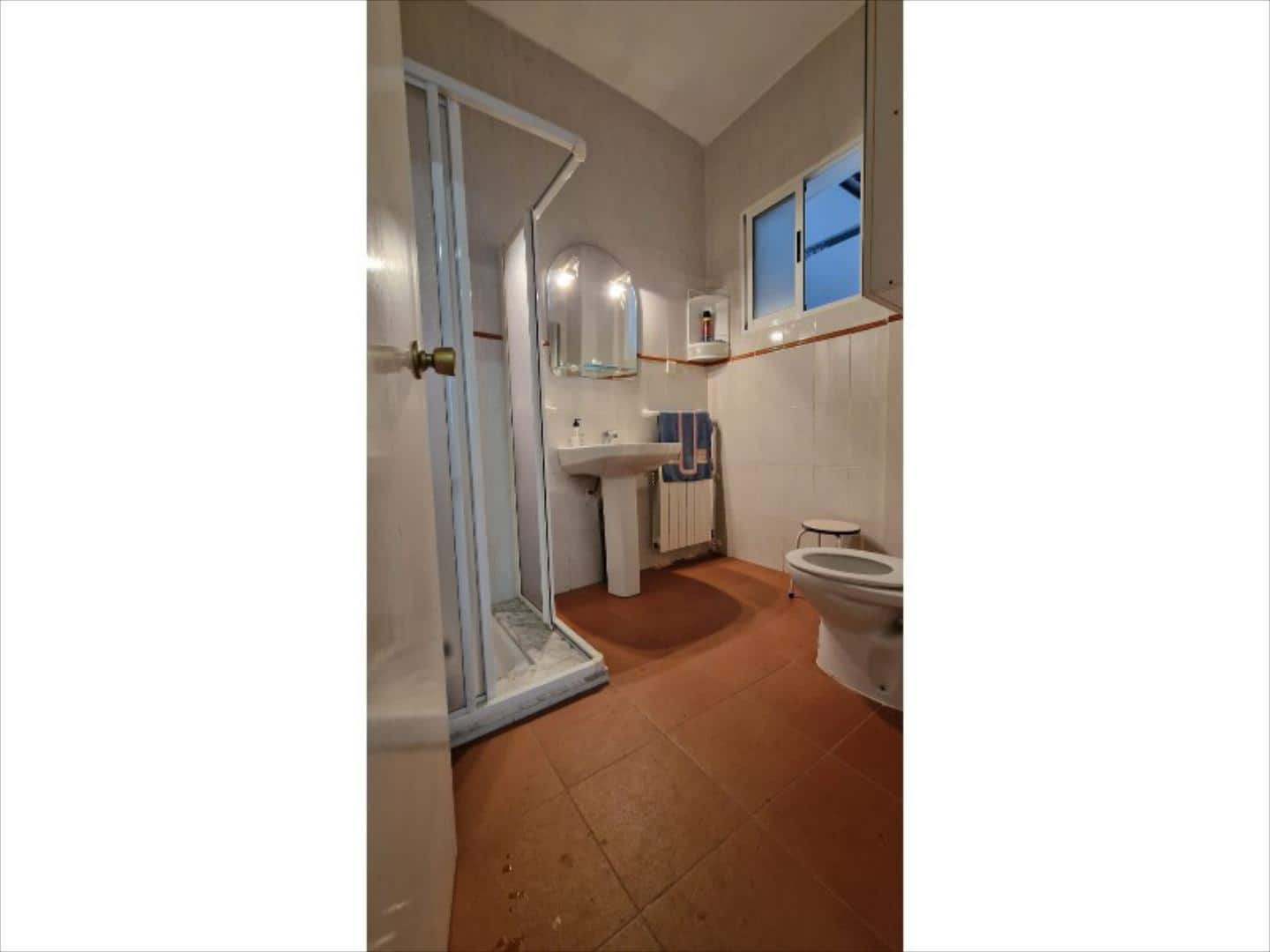 4 bedroom Villa for sale in Alberic - € 290,000 (Ref: 9505961)