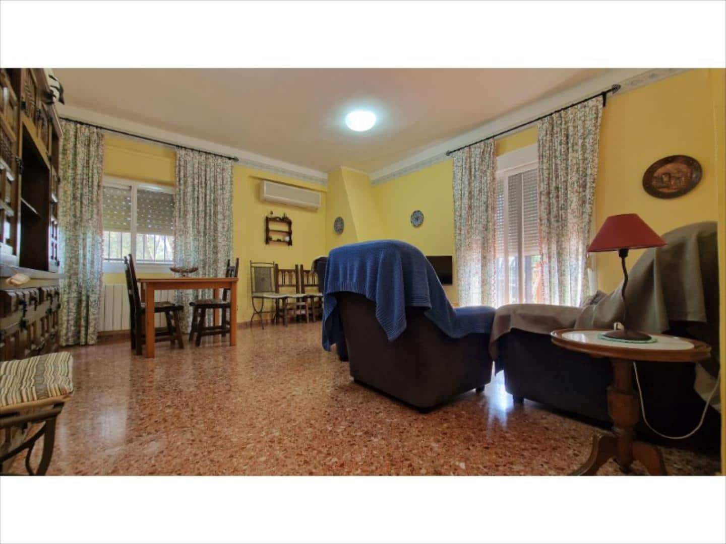 4 bedroom Villa for sale in Alberic - € 290,000 (Ref: 9505961)