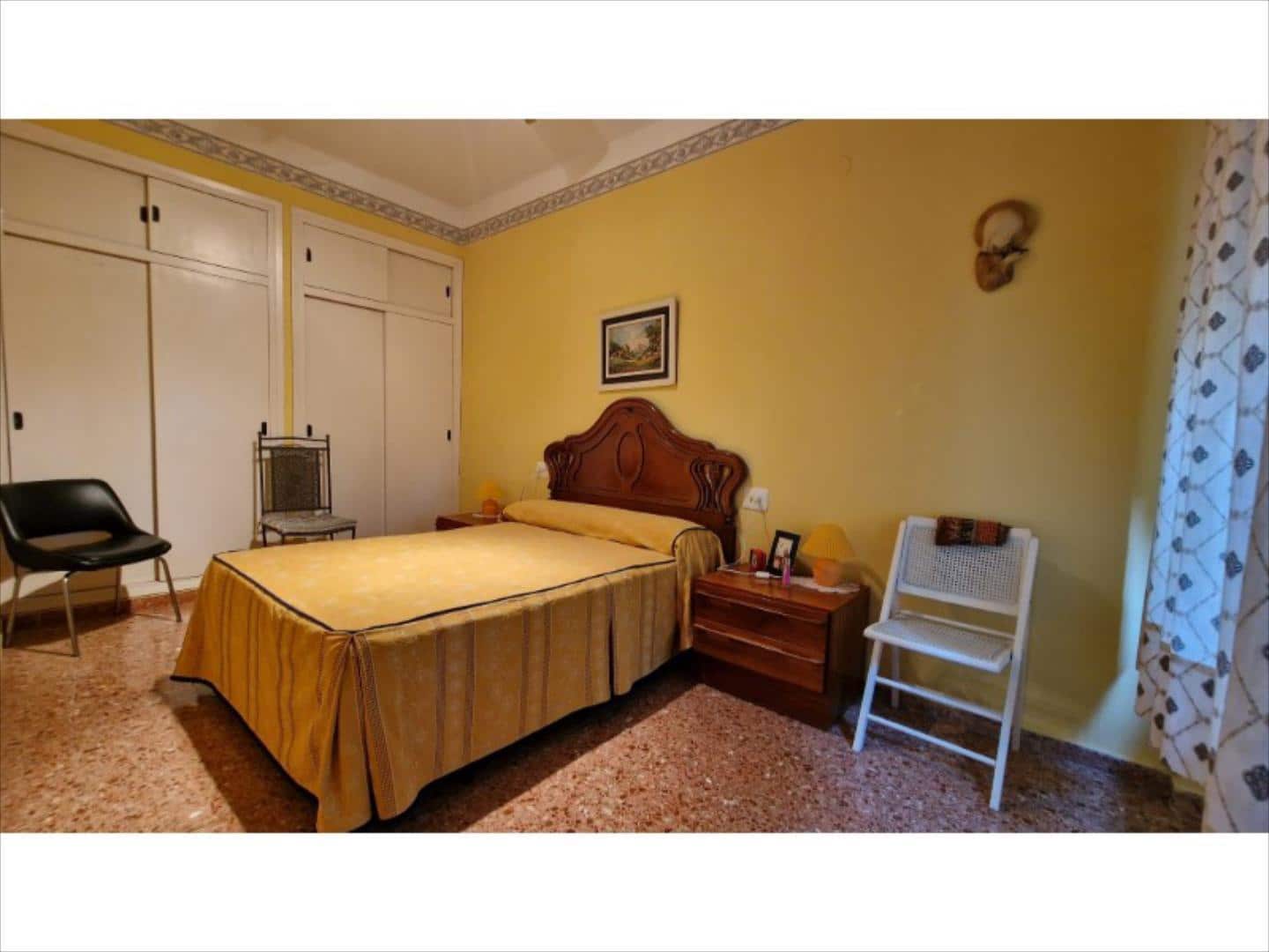 4 bedroom Villa for sale in Alberic - € 290,000 (Ref: 9505961)