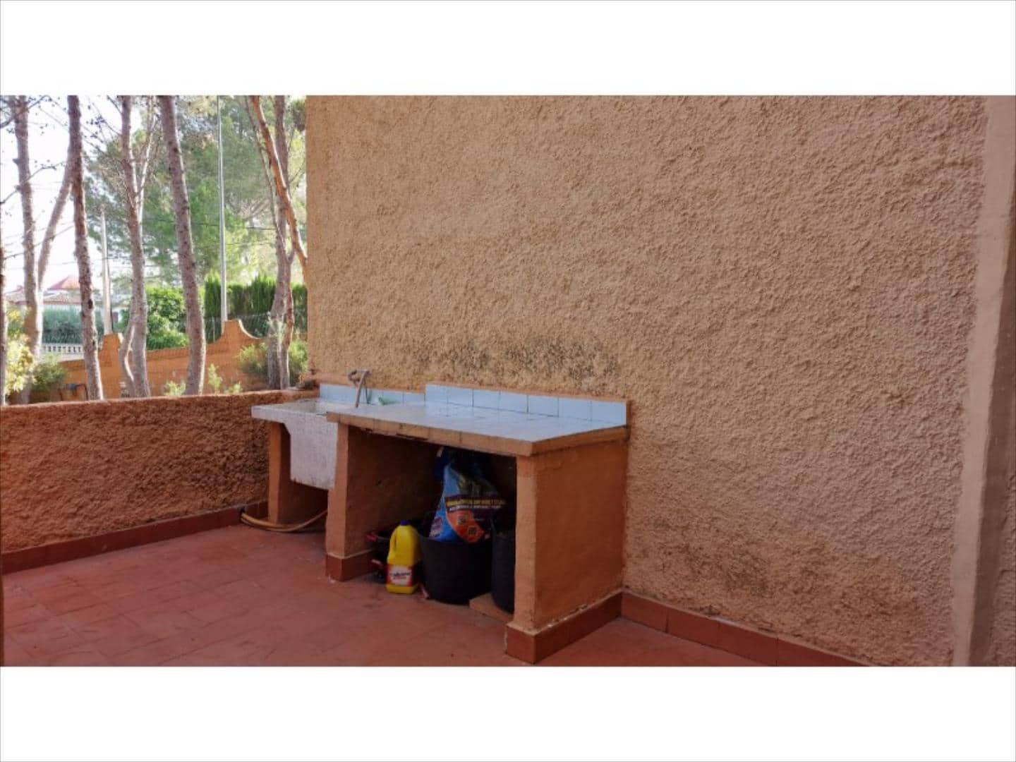 4 bedroom Villa for sale in Alberic - € 290,000 (Ref: 9505961)