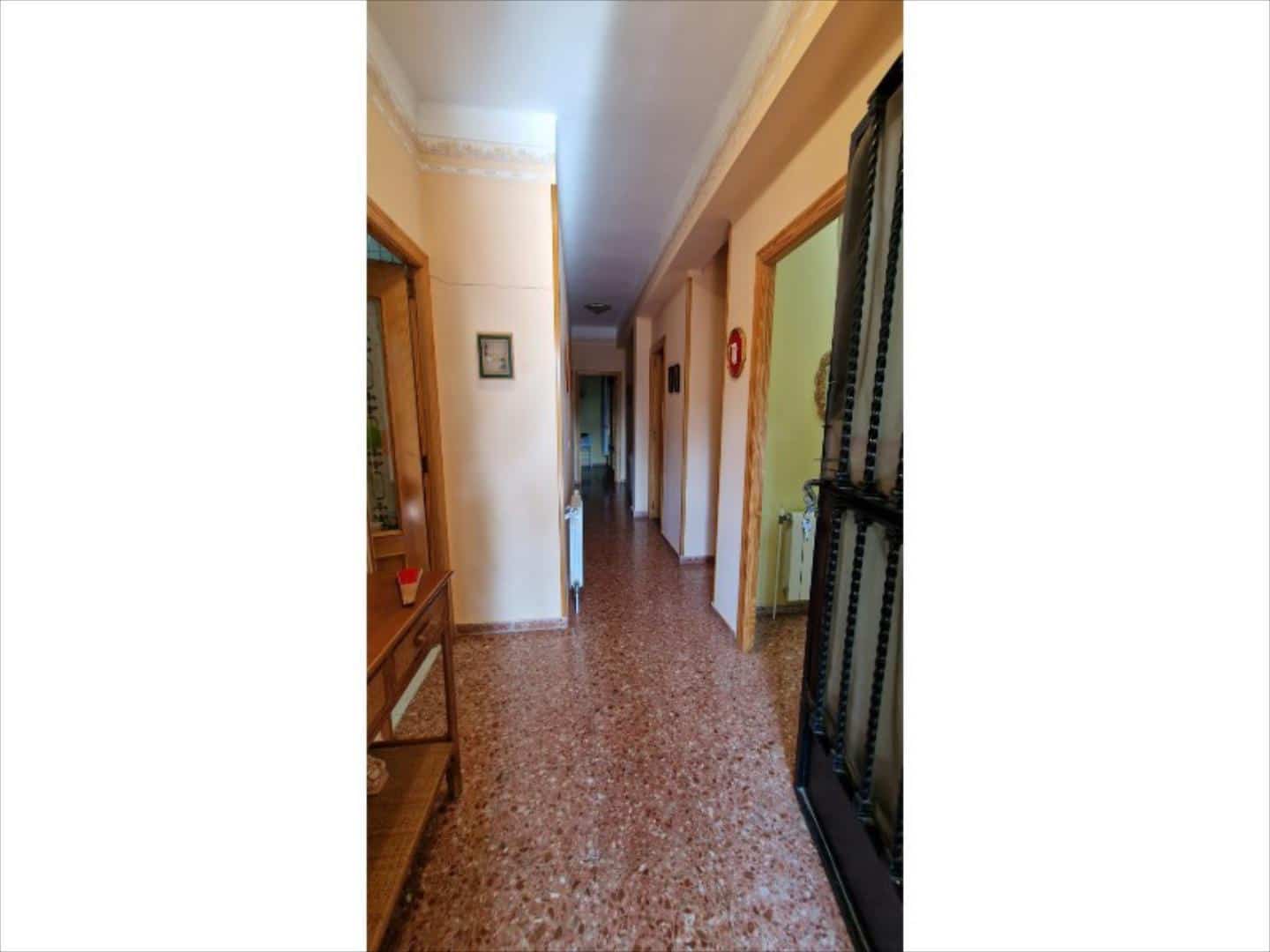 4 bedroom Villa for sale in Alberic - € 290,000 (Ref: 9505961)