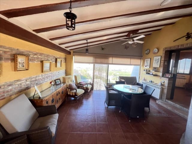 4 bedroom Villa for sale in Alzira with pool - € 370,000 (Ref: 9505962)