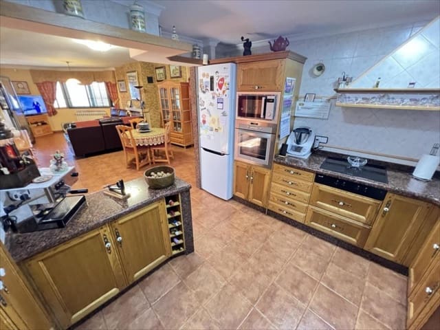 4 bedroom Villa for sale in Alzira with pool - € 370,000 (Ref: 9505962)