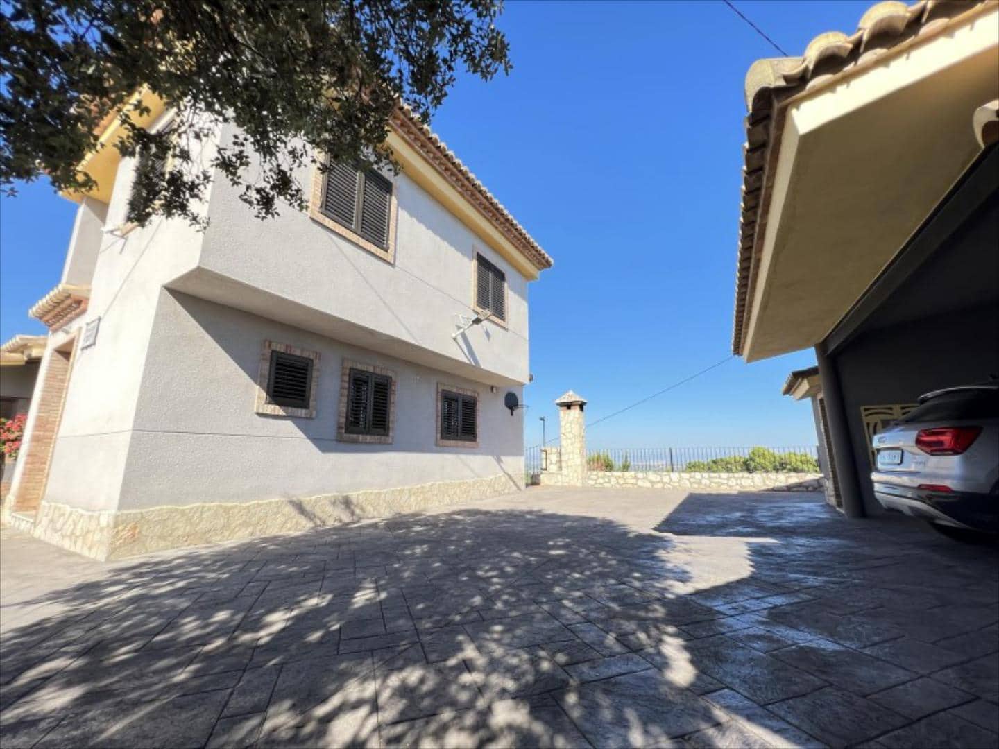 4 bedroom Villa for sale in Alzira with pool - € 370,000 (Ref: 9505962)