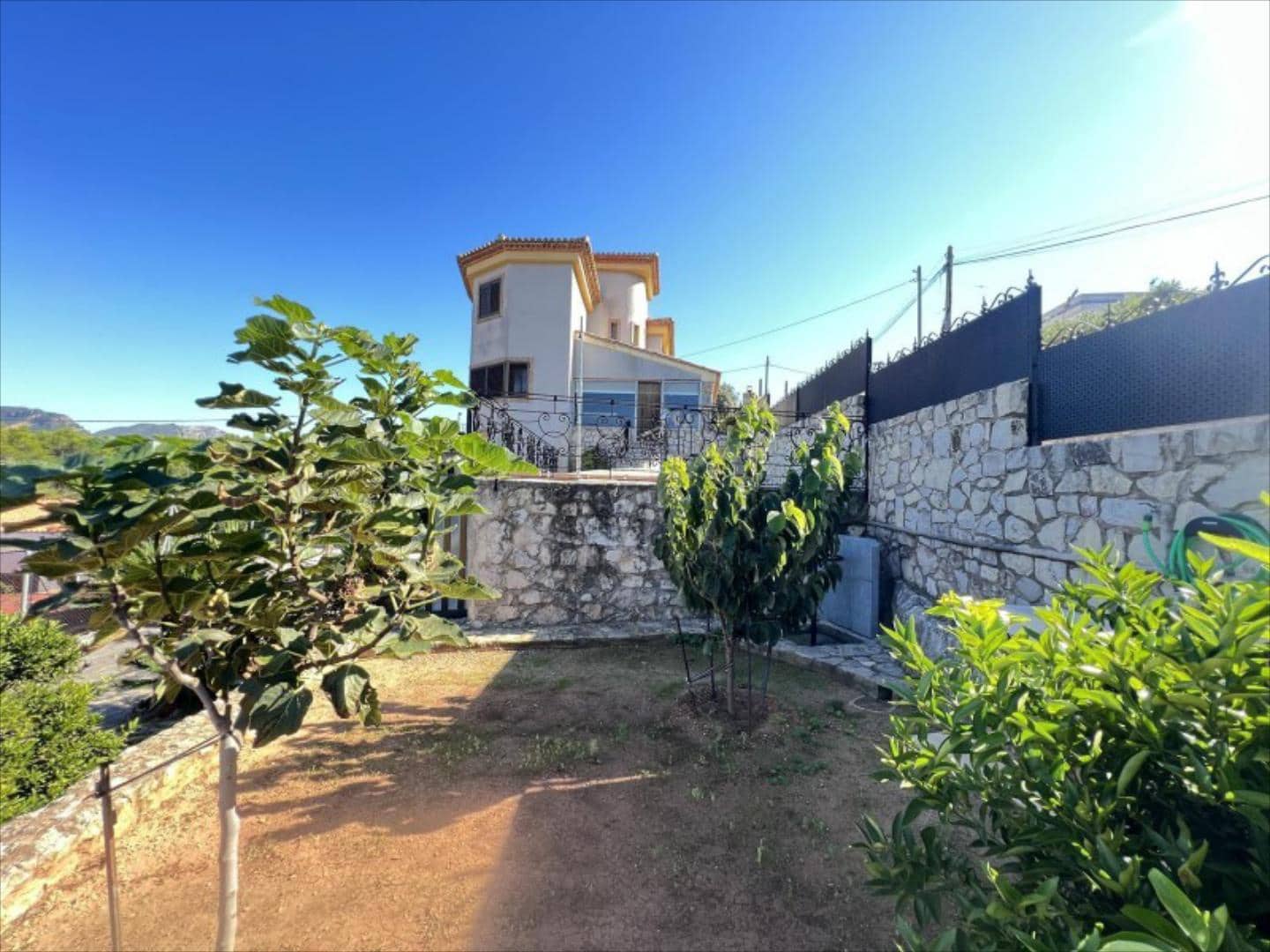 4 bedroom Villa for sale in Alzira with pool - € 370,000 (Ref: 9505962)