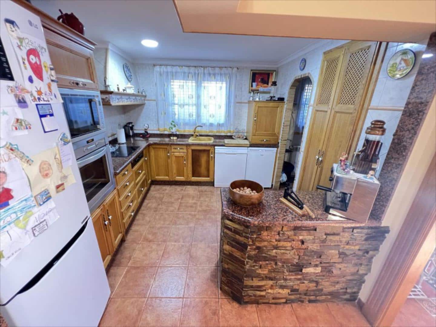 4 bedroom Villa for sale in Alzira with pool - € 370,000 (Ref: 9505962)