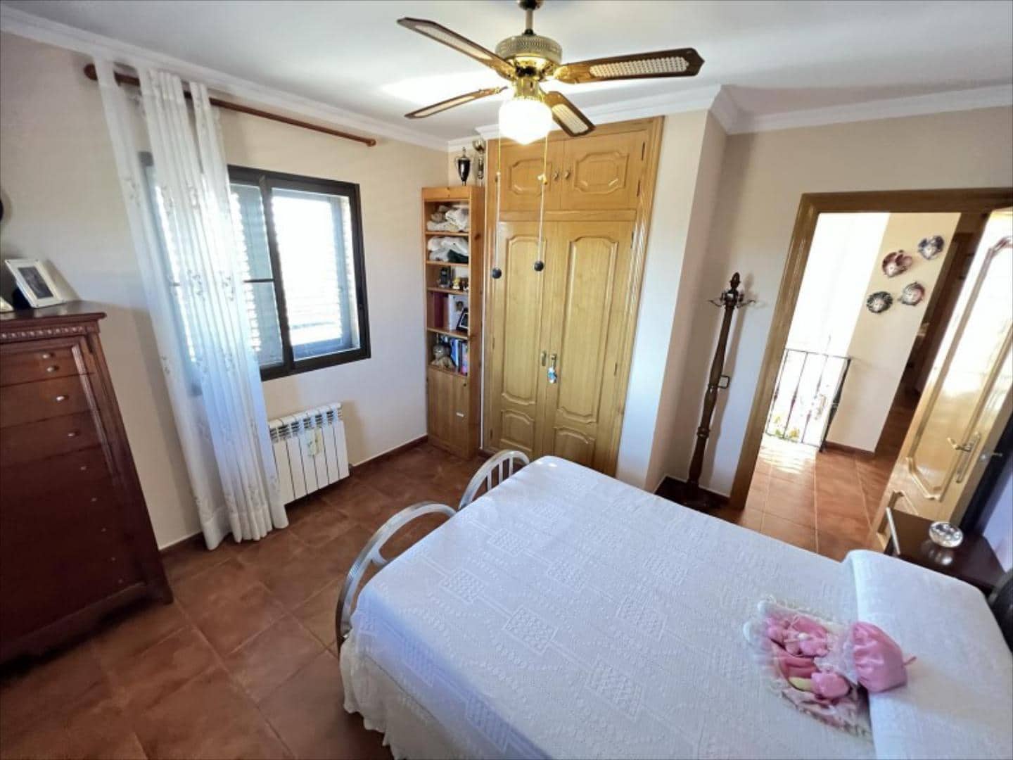 4 bedroom Villa for sale in Alzira with pool - € 370,000 (Ref: 9505962)