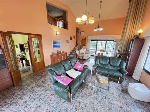 4 bedroom Villa for sale in Alzira with pool - € 550,000 (Ref: 9505963)