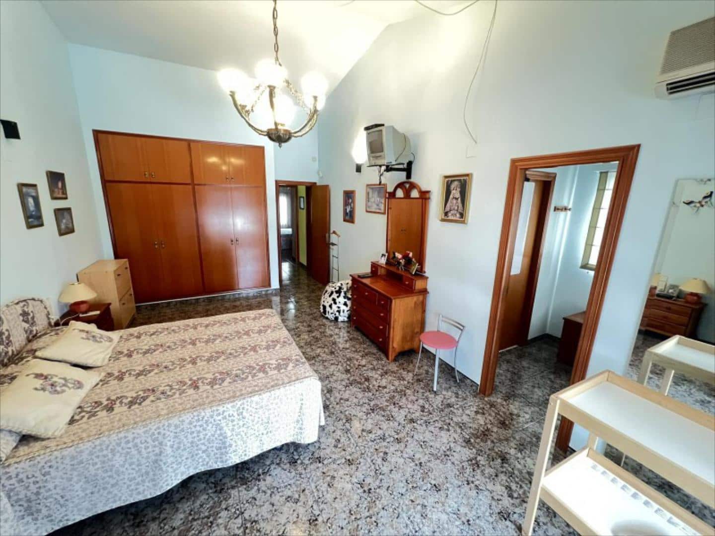 4 bedroom Villa for sale in Alzira with pool - € 550,000 (Ref: 9505963)