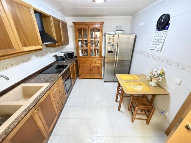 4 bedroom Townhouse for sale in Guadassuar - € 220,000 (Ref: 9505967)