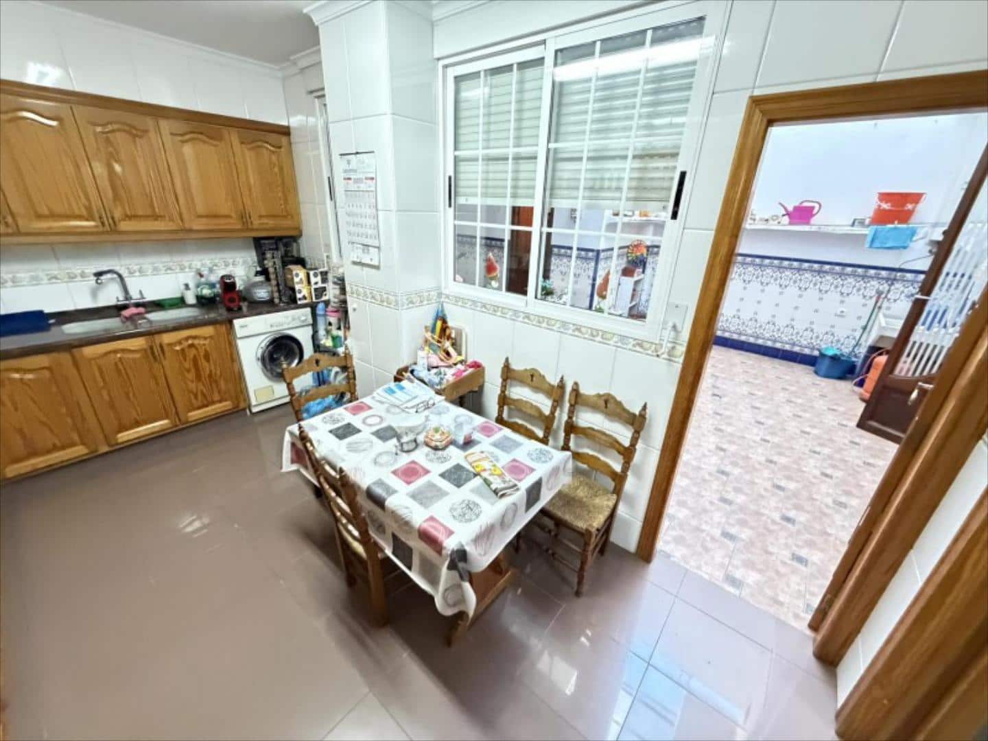 6 quarto Casa em Banda para venda em Alzira - 375 000 € (Ref: 9505968)