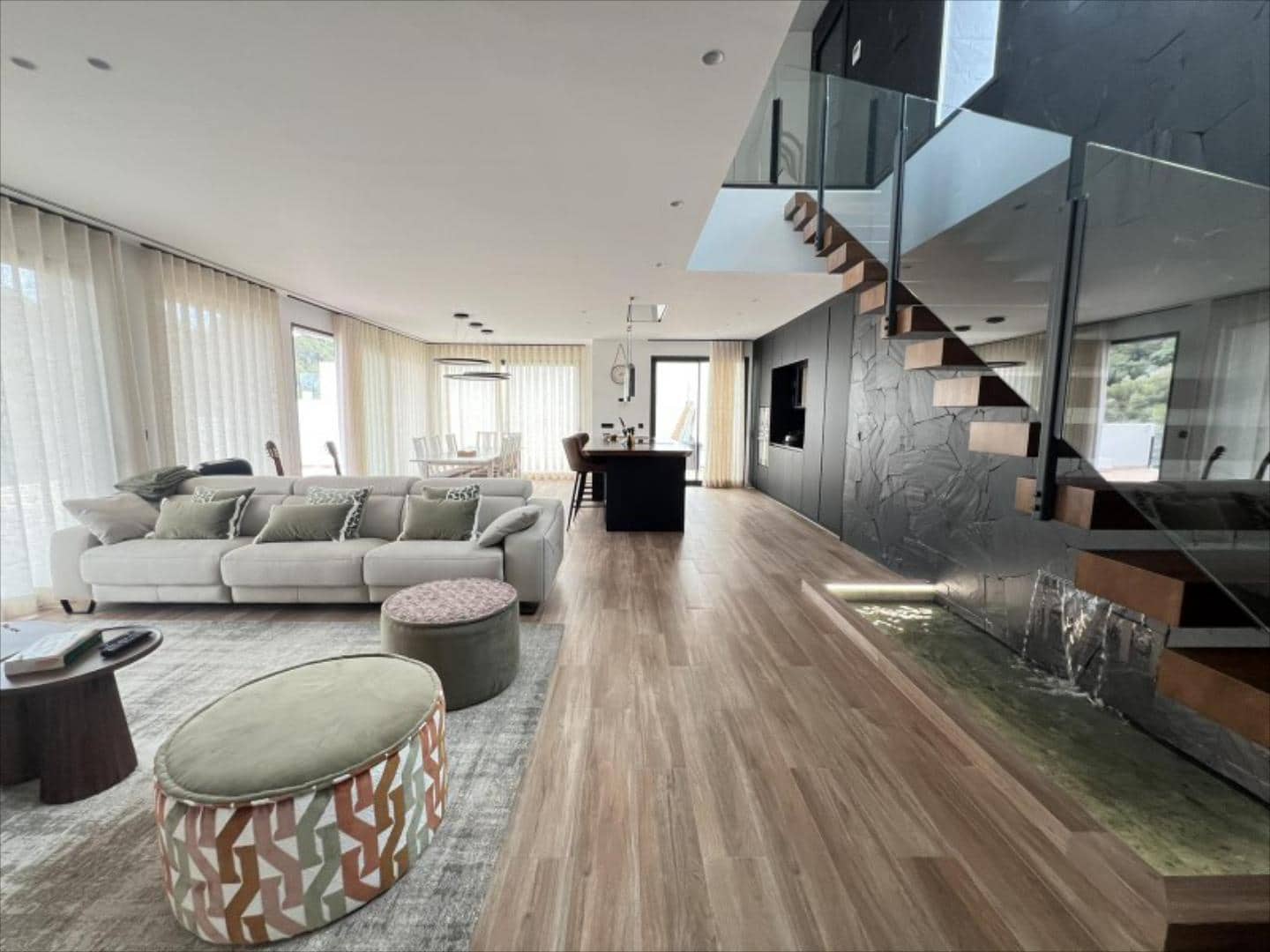 5 bedroom Villa for sale in Alzira with pool - € 995,000 (Ref: 9505971)