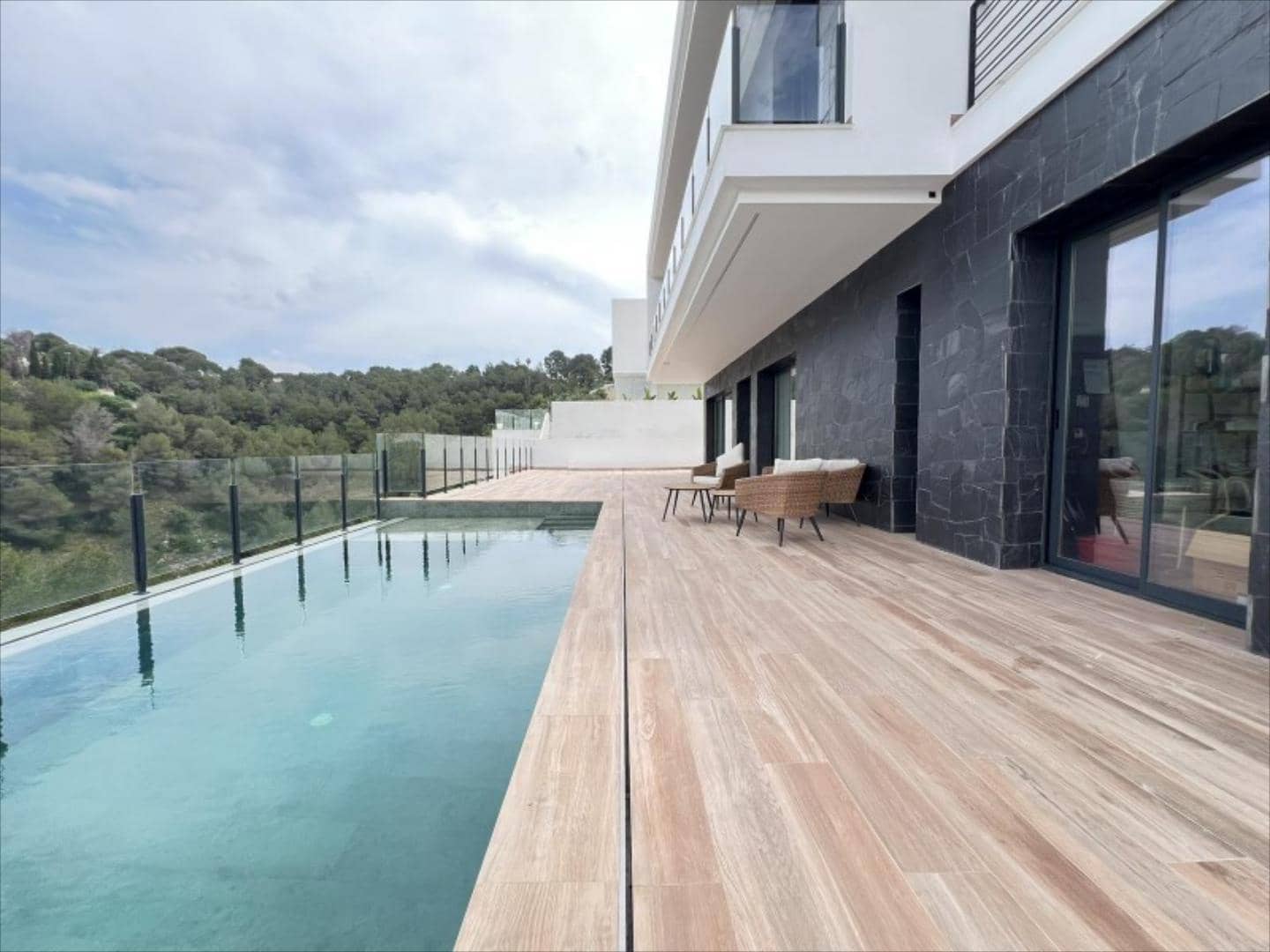 5 bedroom Villa for sale in Alzira with pool - € 995,000 (Ref: 9505971)